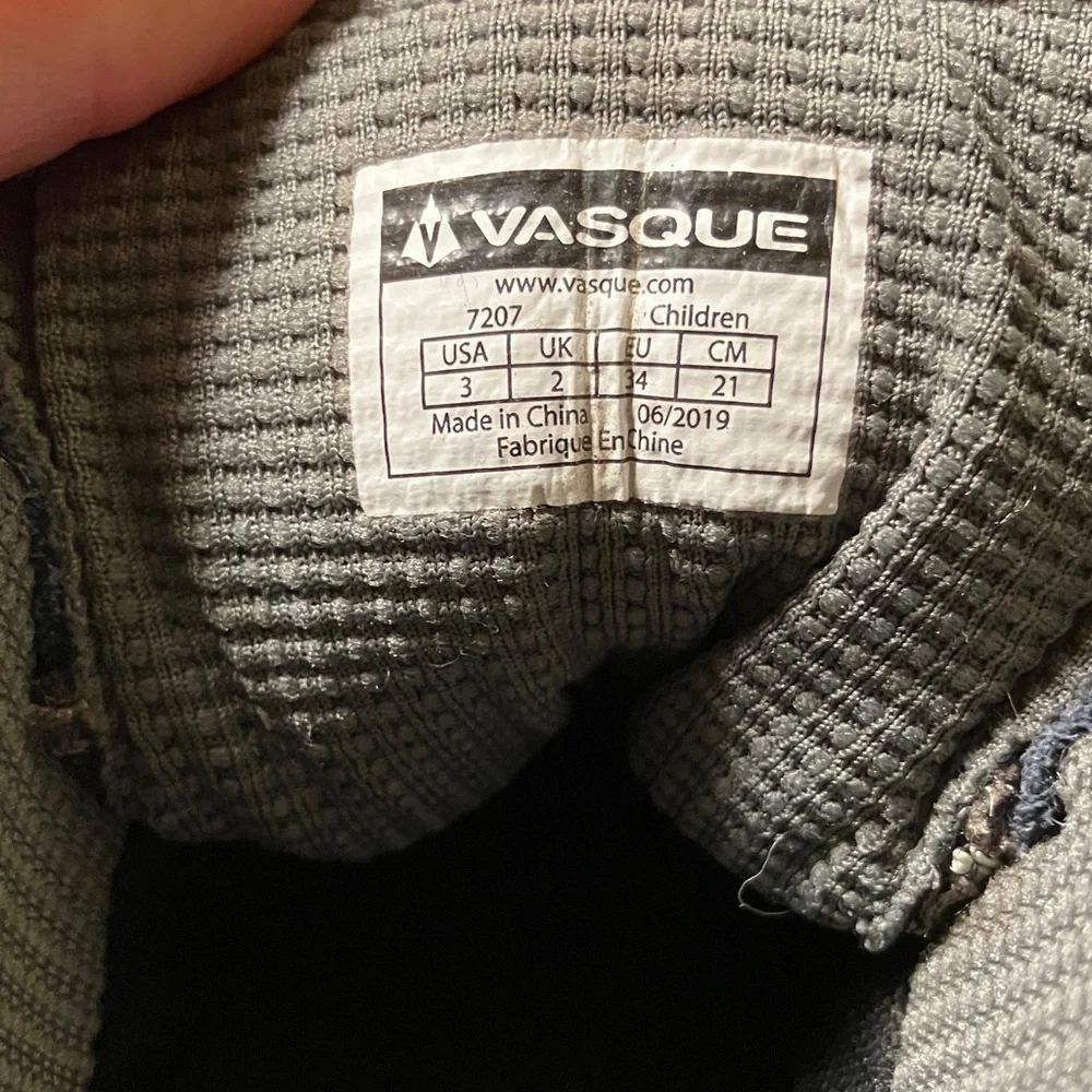 Vasque Breeze waterproof leather hiking boots big kids 3